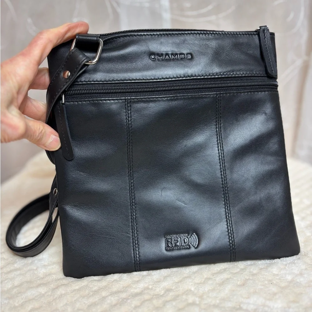 Champs Black Smooth Leather RFID Messenger Crossbody Bag